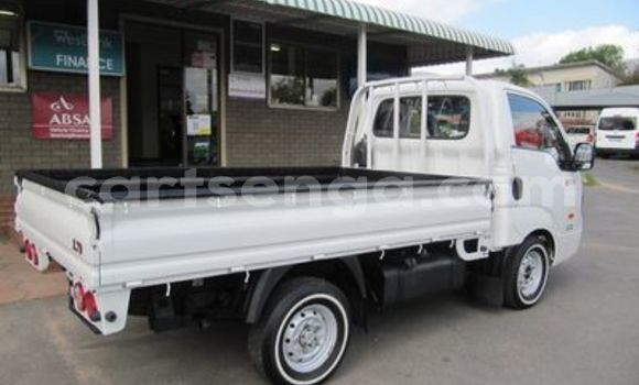 Nunua Ilio tumika Kia K7 White Gari ndani ya Mbabane nchini Manzini