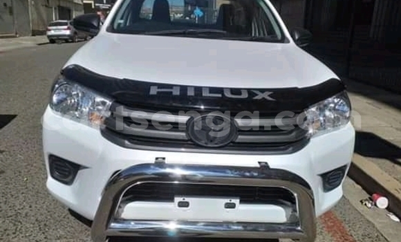 Buy Used Toyota Hilux White Car in Manzini in Manzini