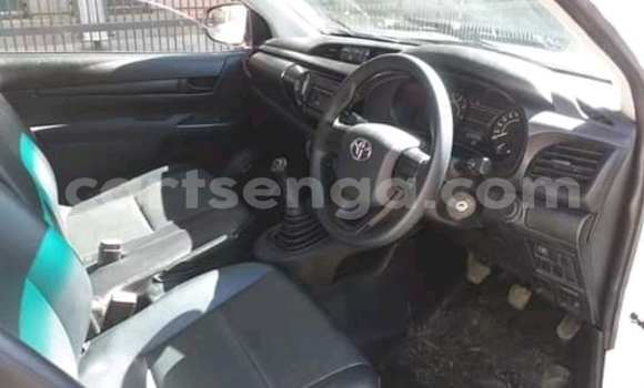 Buy Used Toyota Hilux White Car in Manzini in Manzini Buy Used Toyota Hilux White Car in Manzini in Manzini