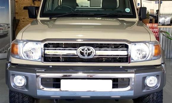 Nunua Ilio tumika Toyota Land Cruiser Brown Gari ndani ya Manzini nchini Manzini Nunua Ilio tumika Toyota Land Cruiser Brown Gari ndani ya Manzini nchini Manzini