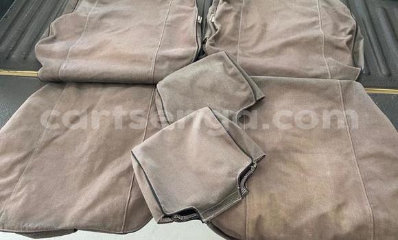 Nunua Ilio tumika Toyota Land Cruiser Brown Gari ndani ya Manzini nchini Manzini Nunua Ilio tumika Toyota Land Cruiser Brown Gari ndani ya Manzini nchini Manzini