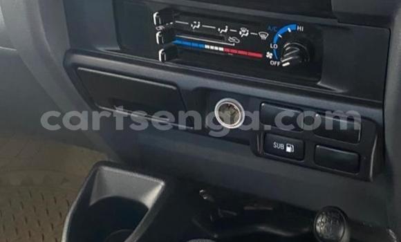 Nunua Ilio tumika Toyota Land Cruiser Brown Gari ndani ya Manzini nchini Manzini Nunua Ilio tumika Toyota Land Cruiser Brown Gari ndani ya Manzini nchini Manzini