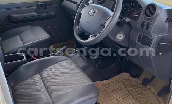 Nunua Ilio tumika Toyota Land Cruiser Brown Gari ndani ya Manzini nchini Manzini Nunua Ilio tumika Toyota Land Cruiser Brown Gari ndani ya Manzini nchini Manzini