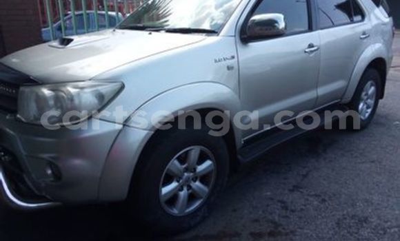 Buy Used Toyota Fortuner Silver Car in Mbabane in Manzini Buy Used Toyota Fortuner Silver Car in Mbabane in Manzini