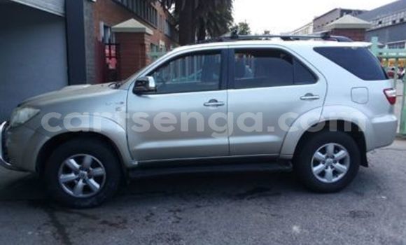 Buy Used Toyota Fortuner Silver Car in Mbabane in Manzini Buy Used Toyota Fortuner Silver Car in Mbabane in Manzini