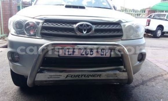 Buy Used Toyota Fortuner Silver Car in Mbabane in Manzini Buy Used Toyota Fortuner Silver Car in Mbabane in Manzini