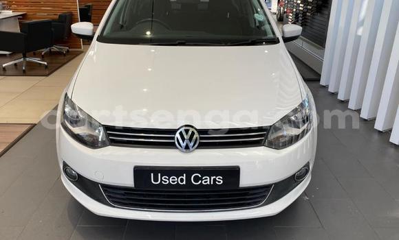 Nunua Ilio tumika Volkswagen Polo White Gari ndani ya Manzini nchini Manzini