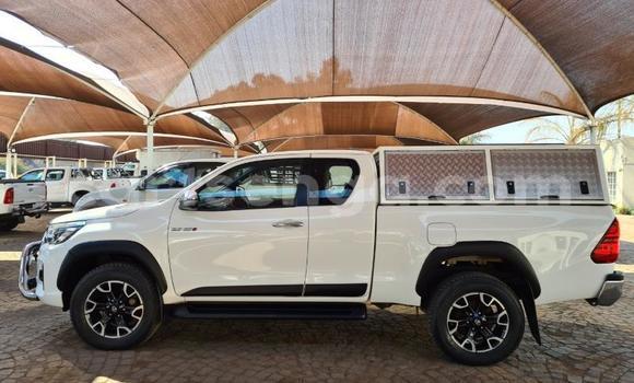 Buy Used Toyota Hilux White Car in Manzini in Manzini Buy Used Toyota Hilux White Car in Manzini in Manzini