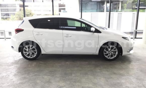 Buy Used Toyota Auris White Car in Manzini in Manzini