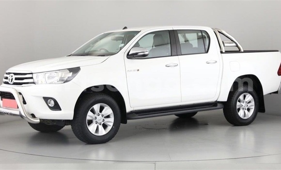 Nunua Ilio tumika Toyota Hilux White Gari ndani ya Mbabane nchini Manzini Nunua Ilio tumika Toyota Hilux White Gari ndani ya Mbabane nchini Manzini