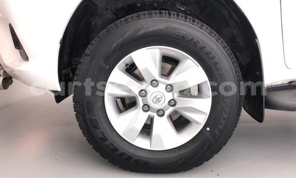 Buy Used Toyota Hilux White Car in Mbabane in Manzini Buy Used Toyota Hilux White Car in Mbabane in Manzini