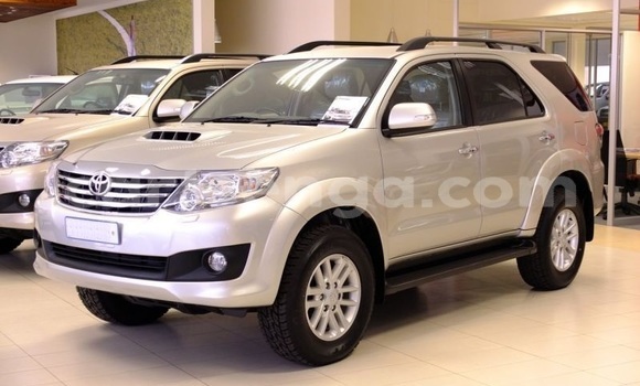 Buy Used Toyota Fortuner Silver Car in Mbabane in Manzini Buy Used Toyota Fortuner Silver Car in Mbabane in Manzini