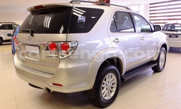 Buy Used Toyota Fortuner Silver Car in Mbabane in Manzini Buy Used Toyota Fortuner Silver Car in Mbabane in Manzini