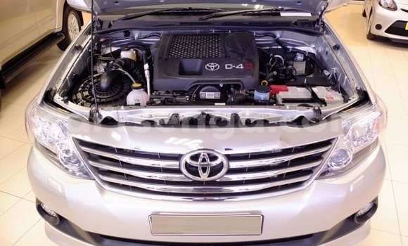 Buy Used Toyota Fortuner Silver Car in Mbabane in Manzini Buy Used Toyota Fortuner Silver Car in Mbabane in Manzini