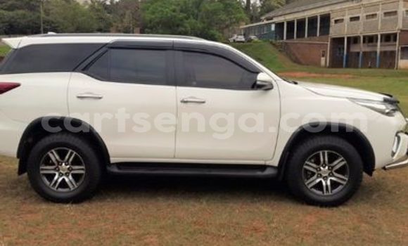 Buy Used Toyota Fortuner White Car in Mbabane in Manzini Buy Used Toyota Fortuner White Car in Mbabane in Manzini