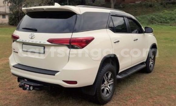 Buy Used Toyota Fortuner White Car in Mbabane in Manzini Buy Used Toyota Fortuner White Car in Mbabane in Manzini