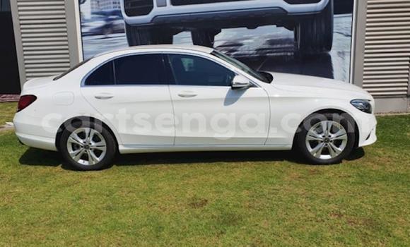 Nunua Ilio tumika Mercedes‒Benz C–Class White Gari ndani ya Manzini nchini Manzini Nunua Ilio tumika Mercedes‒Benz C–Class White Gari ndani ya Manzini nchini Manzini