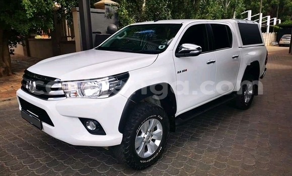 Buy Used Toyota Hilux White Car in Mbabane in Manzini Buy Used Toyota Hilux White Car in Mbabane in Manzini