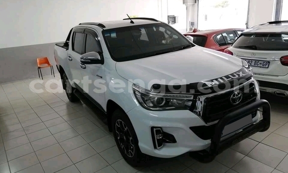 Buy Used Toyota Hilux White Car in Mbabane in Manzini Buy Used Toyota Hilux White Car in Mbabane in Manzini