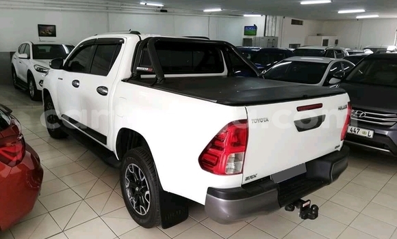 Buy Used Toyota Hilux White Car in Mbabane in Manzini Buy Used Toyota Hilux White Car in Mbabane in Manzini