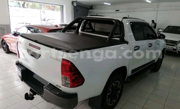 Buy Used Toyota Hilux White Car in Mbabane in Manzini Buy Used Toyota Hilux White Car in Mbabane in Manzini