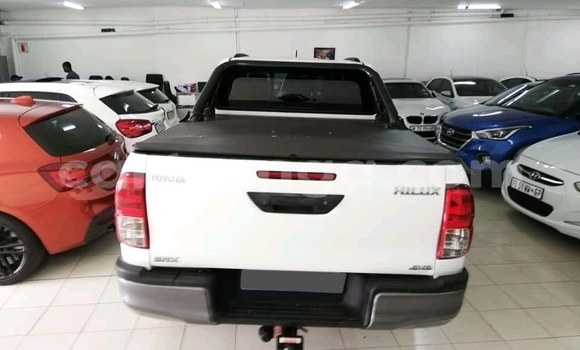 Buy Used Toyota Hilux White Car in Mbabane in Manzini Buy Used Toyota Hilux White Car in Mbabane in Manzini