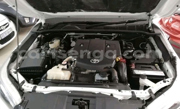 Buy Used Toyota Hilux White Car in Mbabane in Manzini Buy Used Toyota Hilux White Car in Mbabane in Manzini