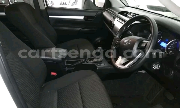 Buy Used Toyota Hilux White Car in Mbabane in Manzini Buy Used Toyota Hilux White Car in Mbabane in Manzini