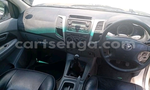 Buy Used Toyota Hilux Silver Car in Mbabane in Manzini Buy Used Toyota Hilux Silver Car in Mbabane in Manzini