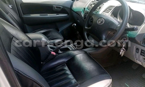 Buy Used Toyota Hilux Silver Car in Mbabane in Manzini Buy Used Toyota Hilux Silver Car in Mbabane in Manzini