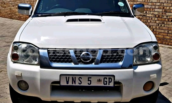 Buy Used Nissan NP 300 White Car in Mbabane in Manzini Buy Used Nissan NP 300 White Car in Mbabane in Manzini