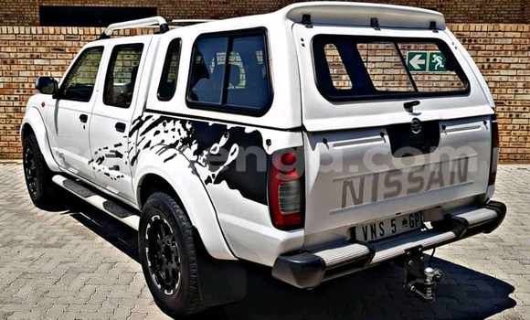 Buy Used Nissan NP 300 White Car in Mbabane in Manzini Buy Used Nissan NP 300 White Car in Mbabane in Manzini
