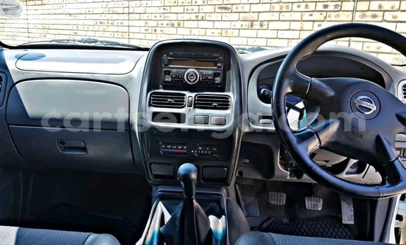 Buy Used Nissan NP 300 White Car in Mbabane in Manzini Buy Used Nissan NP 300 White Car in Mbabane in Manzini
