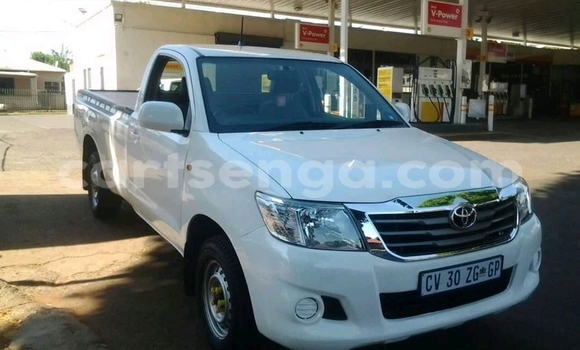 Nunua Ilio tumika Toyota Hilux White Gari ndani ya Mbabane nchini Manzini Nunua Ilio tumika Toyota Hilux White Gari ndani ya Mbabane nchini Manzini