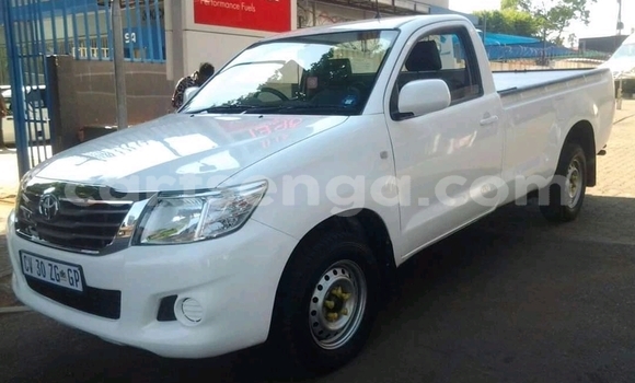 Buy Used Toyota Hilux White Car in Mbabane in Manzini Buy Used Toyota Hilux White Car in Mbabane in Manzini