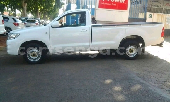Buy Used Toyota Hilux White Car in Mbabane in Manzini Buy Used Toyota Hilux White Car in Mbabane in Manzini