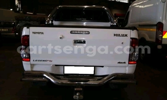 Buy Used Toyota Hilux White Car in Mbabane in Manzini Buy Used Toyota Hilux White Car in Mbabane in Manzini