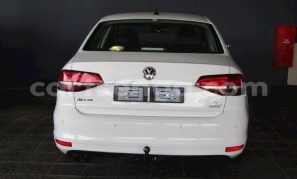 Nunua Ilio tumika Volkswagen Jetta White Gari ndani ya Manzini nchini Manzini Nunua Ilio tumika Volkswagen Jetta White Gari ndani ya Manzini nchini Manzini