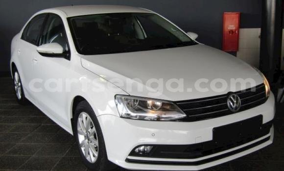 Nunua Ilio tumika Volkswagen Jetta White Gari ndani ya Manzini nchini Manzini Nunua Ilio tumika Volkswagen Jetta White Gari ndani ya Manzini nchini Manzini