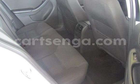 Nunua Ilio tumika Volkswagen Jetta White Gari ndani ya Manzini nchini Manzini Nunua Ilio tumika Volkswagen Jetta White Gari ndani ya Manzini nchini Manzini