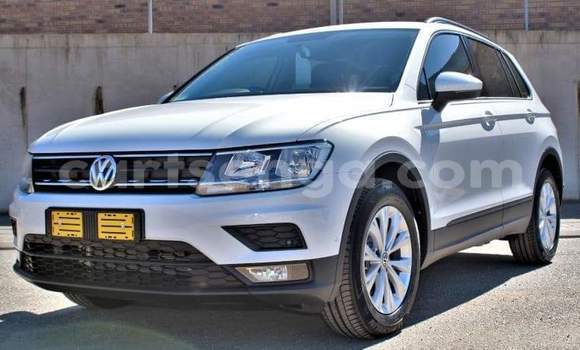 Nunua Ilio tumika Volkswagen Tiguan Silver Gari ndani ya Manzini nchini Manzini Nunua Ilio tumika Volkswagen Tiguan Silver Gari ndani ya Manzini nchini Manzini