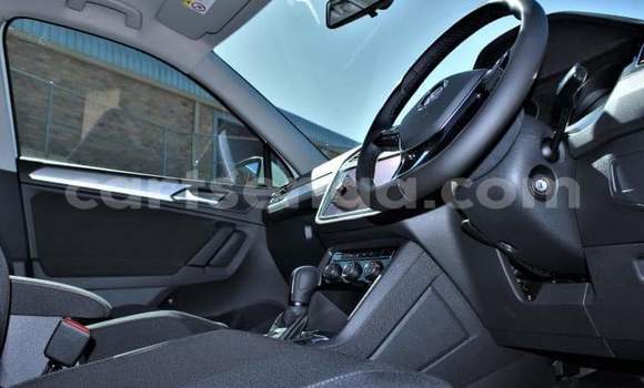 Nunua Ilio tumika Volkswagen Tiguan Silver Gari ndani ya Manzini nchini Manzini Nunua Ilio tumika Volkswagen Tiguan Silver Gari ndani ya Manzini nchini Manzini