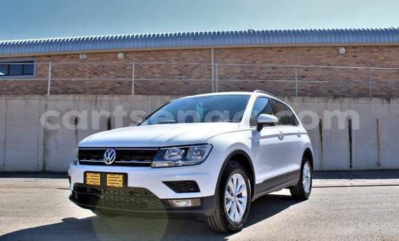 Nunua Ilio tumika Volkswagen Tiguan Silver Gari ndani ya Manzini nchini Manzini Nunua Ilio tumika Volkswagen Tiguan Silver Gari ndani ya Manzini nchini Manzini