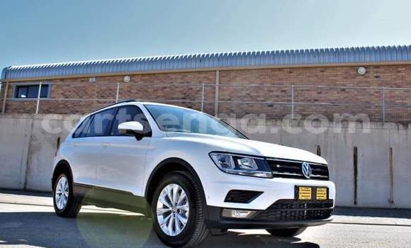 Nunua Ilio tumika Volkswagen Tiguan Silver Gari ndani ya Manzini nchini Manzini Nunua Ilio tumika Volkswagen Tiguan Silver Gari ndani ya Manzini nchini Manzini