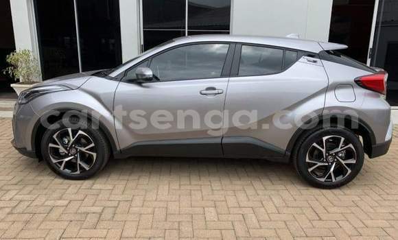 Nunua Ilio tumika Toyota C-HR Silver Gari ndani ya Manzini nchini Manzini Nunua Ilio tumika Toyota C-HR Silver Gari ndani ya Manzini nchini Manzini