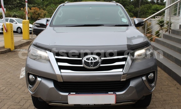 Buy Used Toyota Fortuner Silver Car in Mbabane in Manzini Buy Used Toyota Fortuner Silver Car in Mbabane in Manzini
