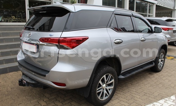 Buy Used Toyota Fortuner Silver Car in Mbabane in Manzini Buy Used Toyota Fortuner Silver Car in Mbabane in Manzini