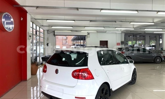 Buy Used Volkswagen Golf GTI White Car in Mbabane in Manzini Buy Used Volkswagen Golf GTI White Car in Mbabane in Manzini