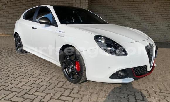 Nunua Ilio tumika Alfa Romeo Giulietta White Gari ndani ya Manzini nchini Manzini