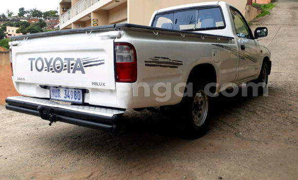 Acheter Occasion Voiture Toyota Hilux Blanc à Bhunya, Manzini Acheter Occasion Voiture Toyota Hilux Blanc à Bhunya, Manzini